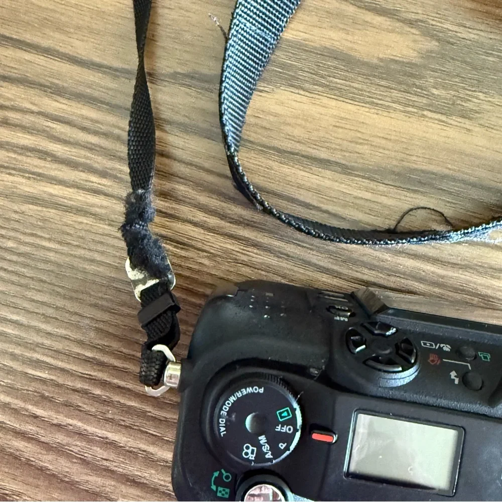 Olympus Camedia Digital Camera w/16MB Smartmedia Card-Battery Door Latch Broken